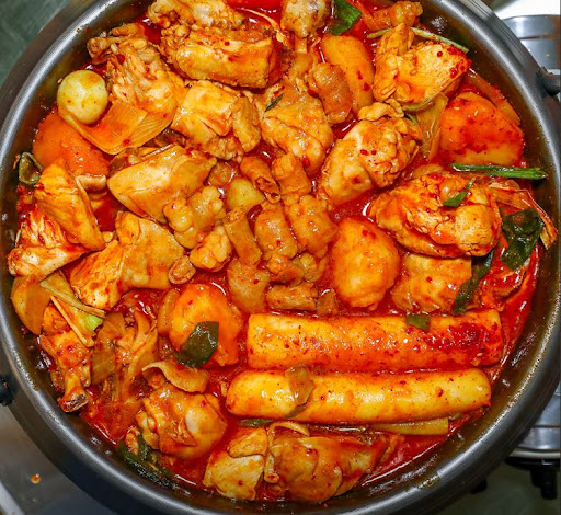 동래맛집 엄지척닭도리 본점, 입맛을 사로잡다.